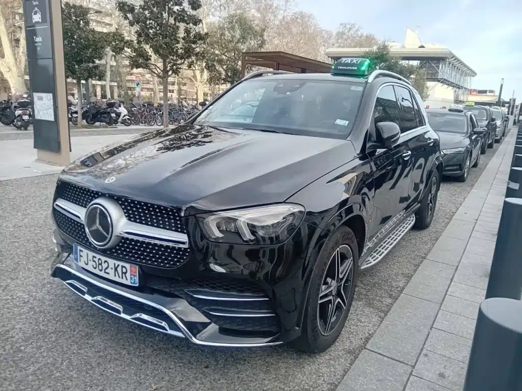 Taxi S.U.V. Mercedes Classe C AMG 2023 de HF Taxi